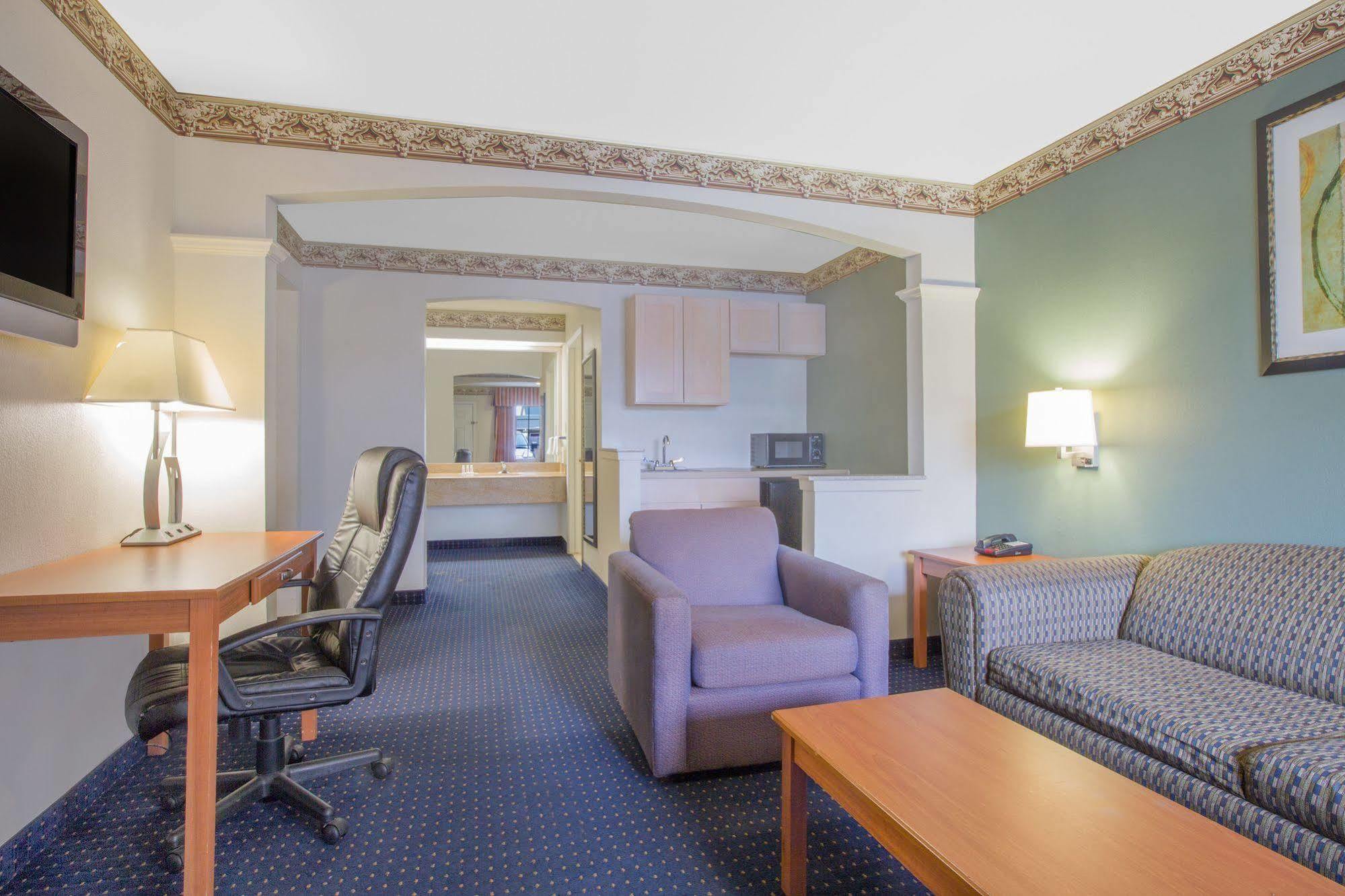 Days Inn By Wyndham Nacogdoches/Sfa University/Downtown Zewnętrze zdjęcie